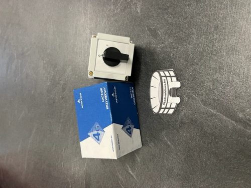Ipari tokozott kapcsoló 3P 16A IP65 0-1állású (ki-be kapcsoló)